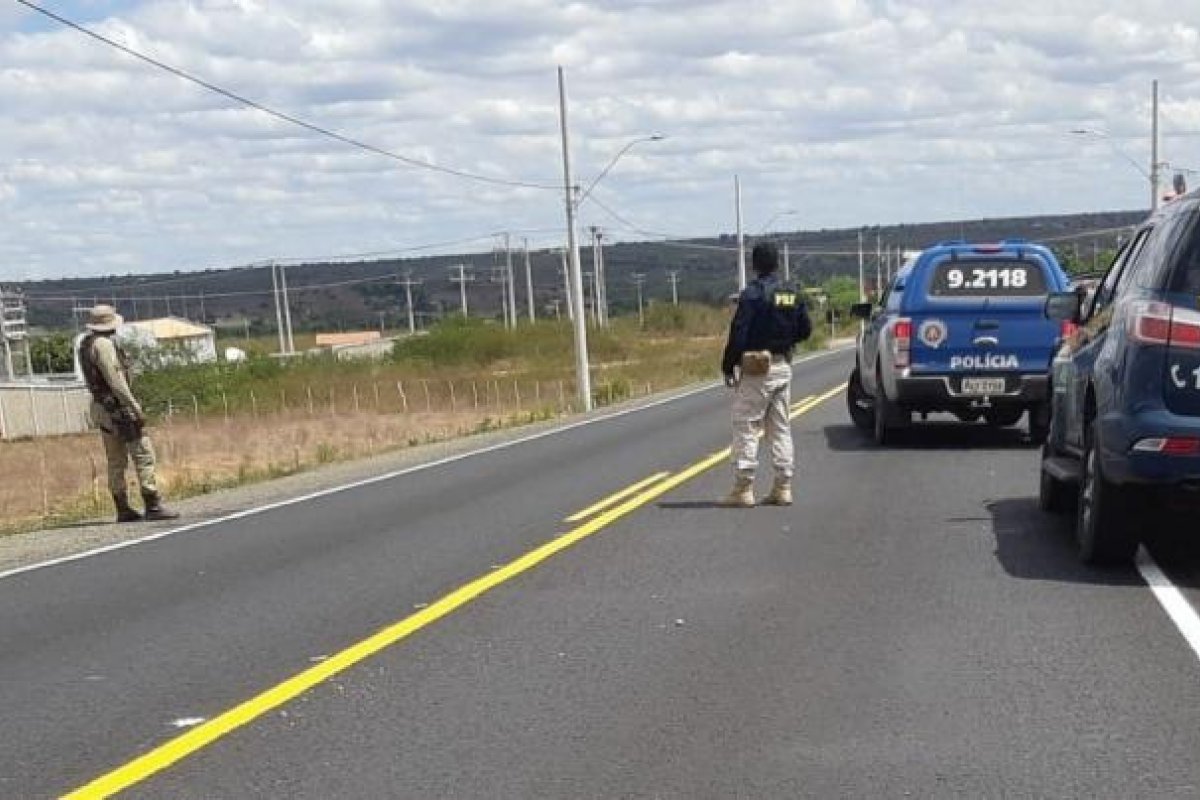 Caminhoneiro embriagado provoca acidente e acaba preso na BR-110