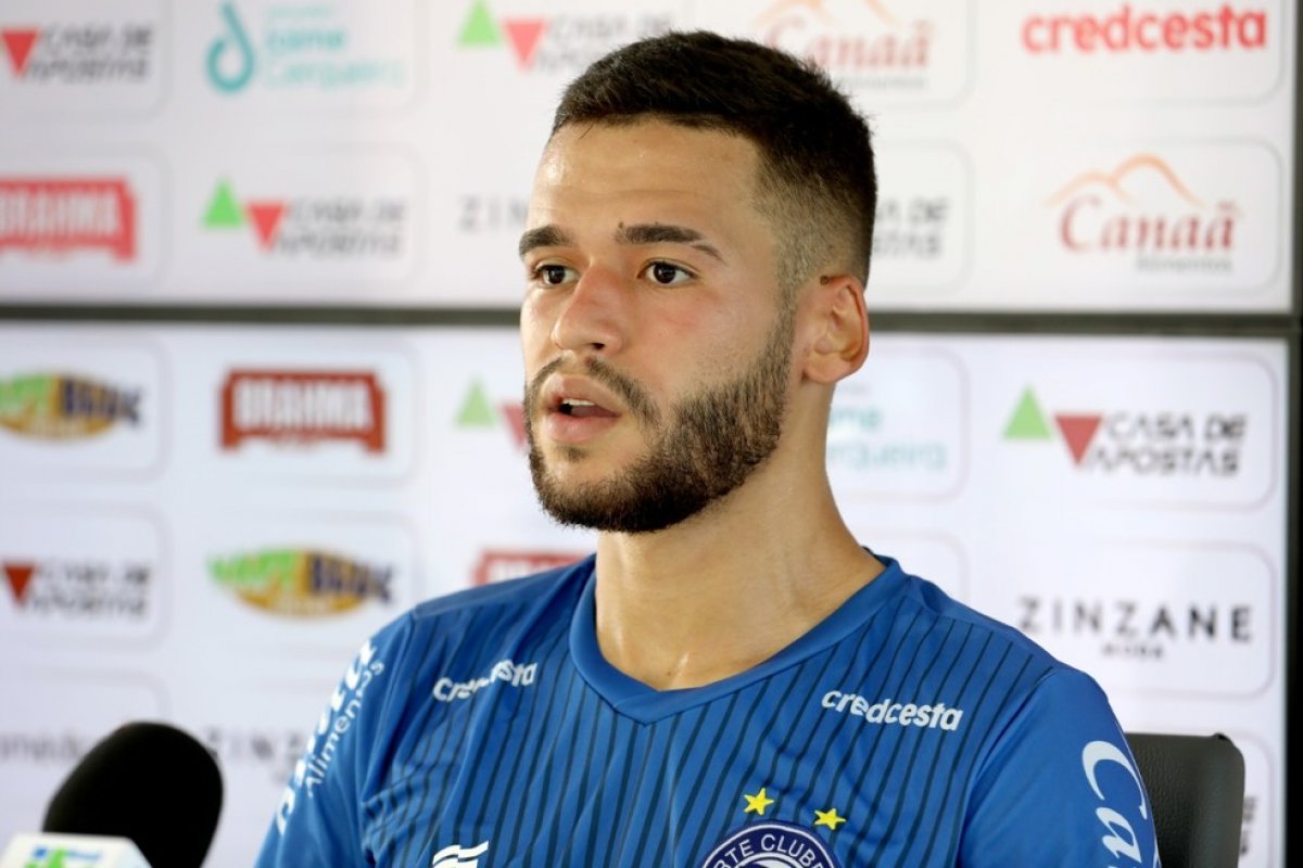 Patrick ignora pressão pela estreia e agradece confiança do Bahia " Acho que não tinha momento melhor para estrear"