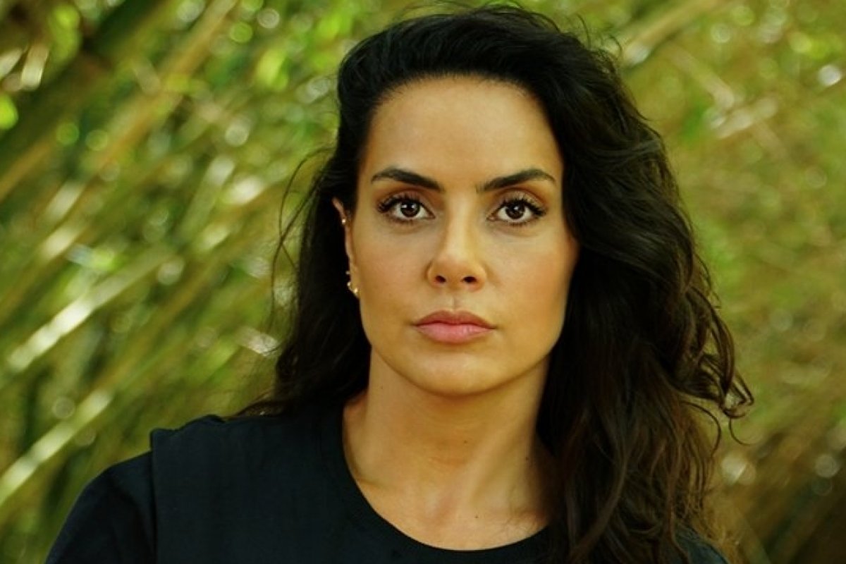 Atriz baiana Lis Luciddi grava cenas da mais nova série de ficção da Record TV