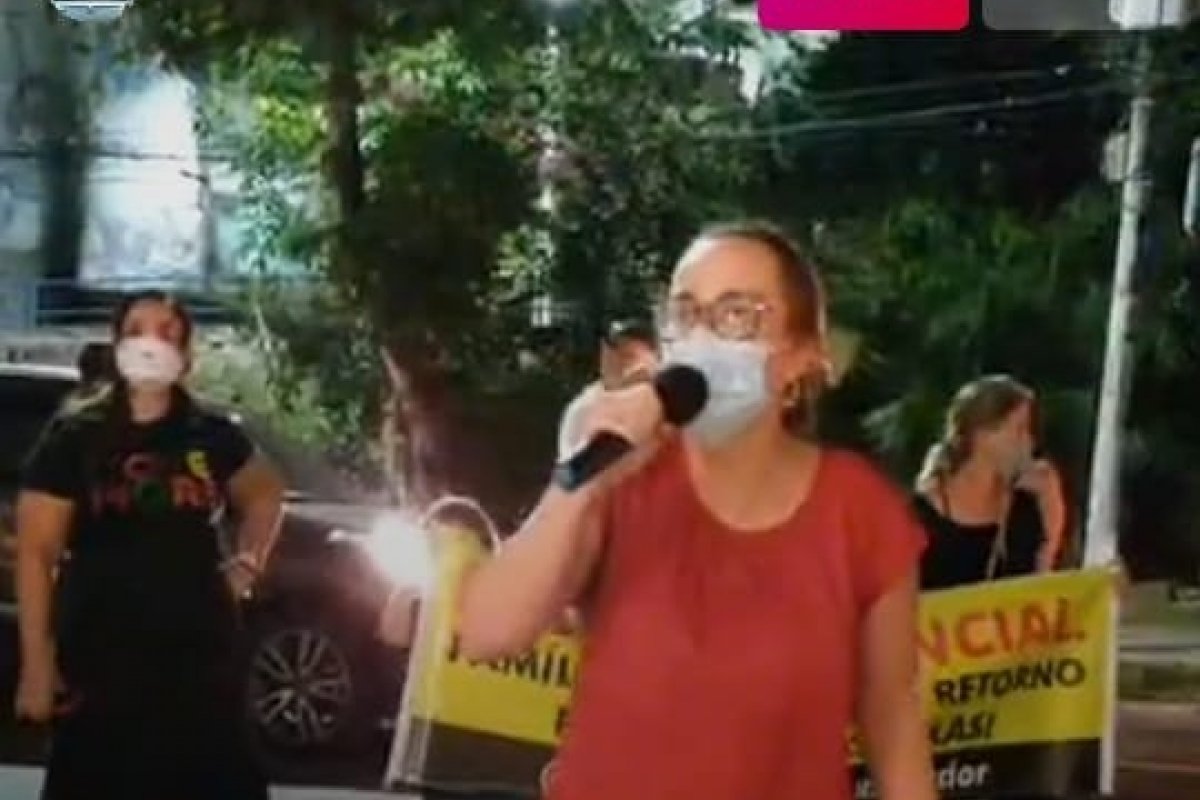 Vídeo: pais protestam em frente a casa de Bruno Reis por retomada das aulas presenciais