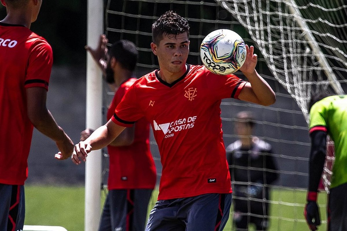 Com time renovado, Vitória abre temporada 2021 contra o Unirb pelo Baianão