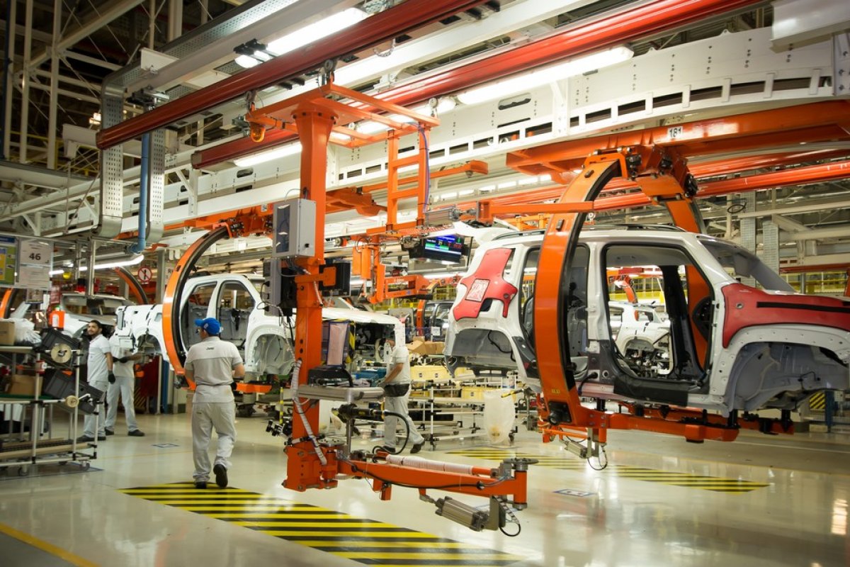Preços de carros novos no Brasil tem disparada nos últimos 12 meses, diz levantamento