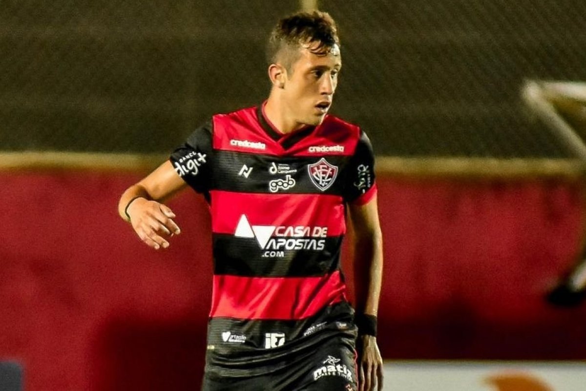 "Foi uma honra vestir essa camisa", diz Matheus Frizzo ao se despedir do Vitória