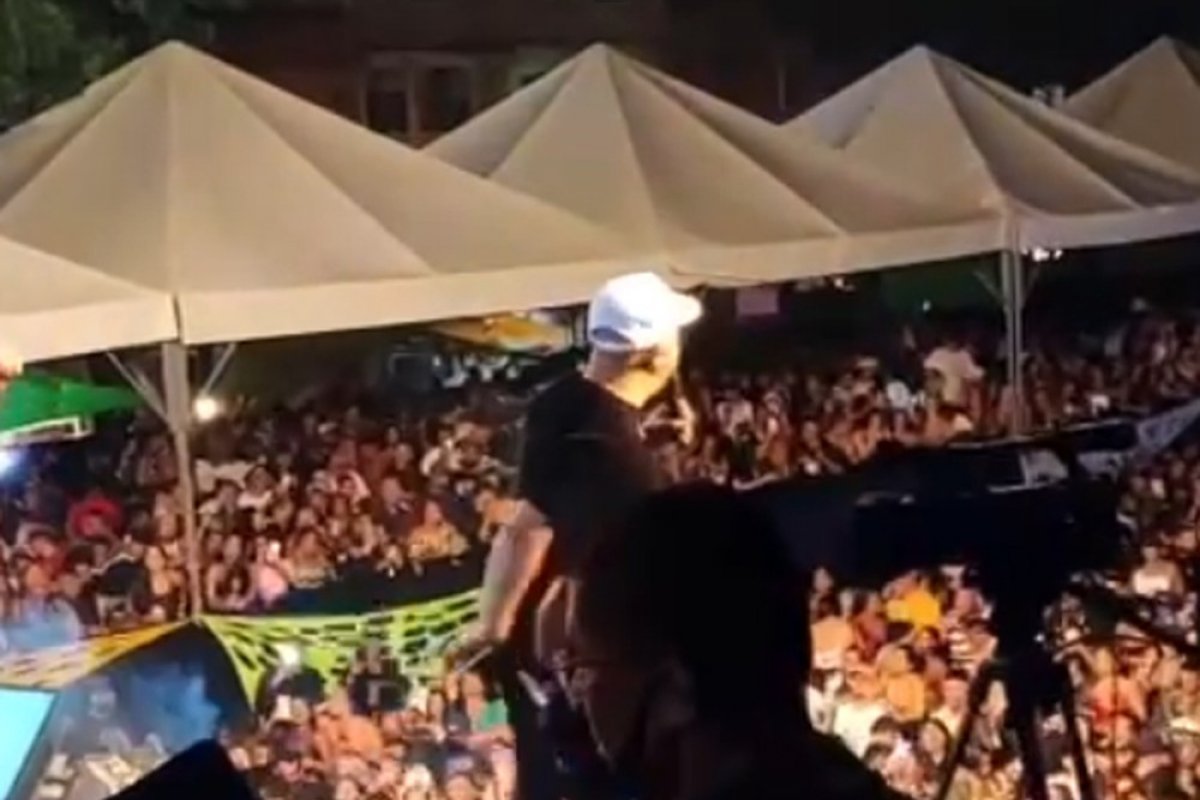 Belo é preso após fazer show durante a pandemia