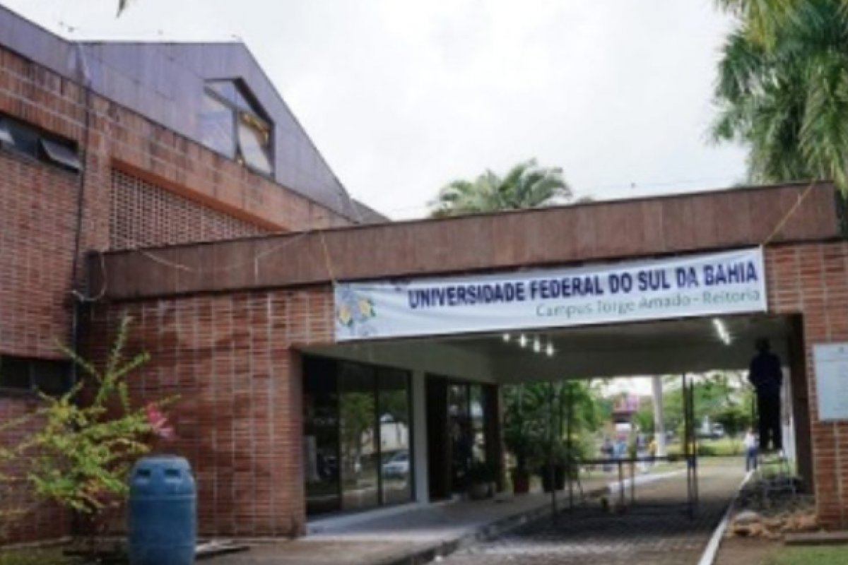 Universidades suspendem viagens de alunos e retiraram ar-condicionado após Contingenciamento