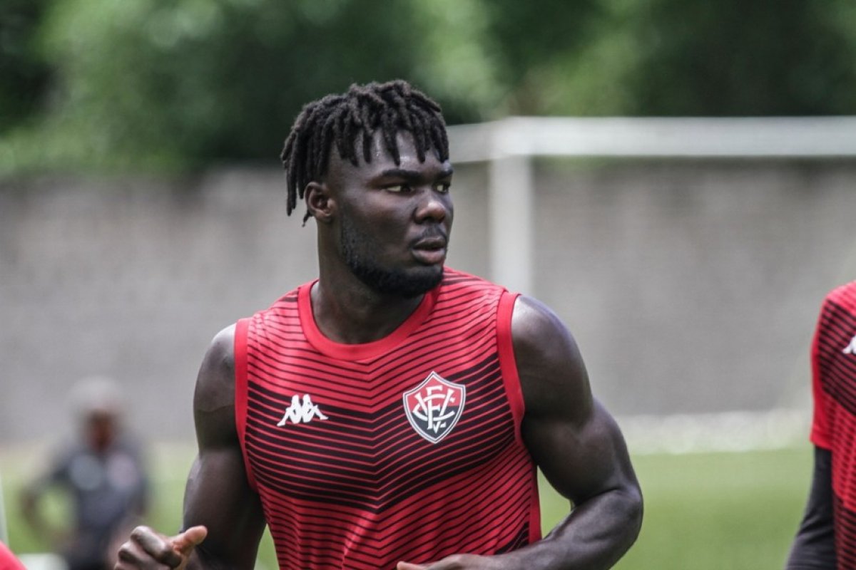 Após assinar com clube da Bulgária, Caicedo rescinde contrato com o Vitória