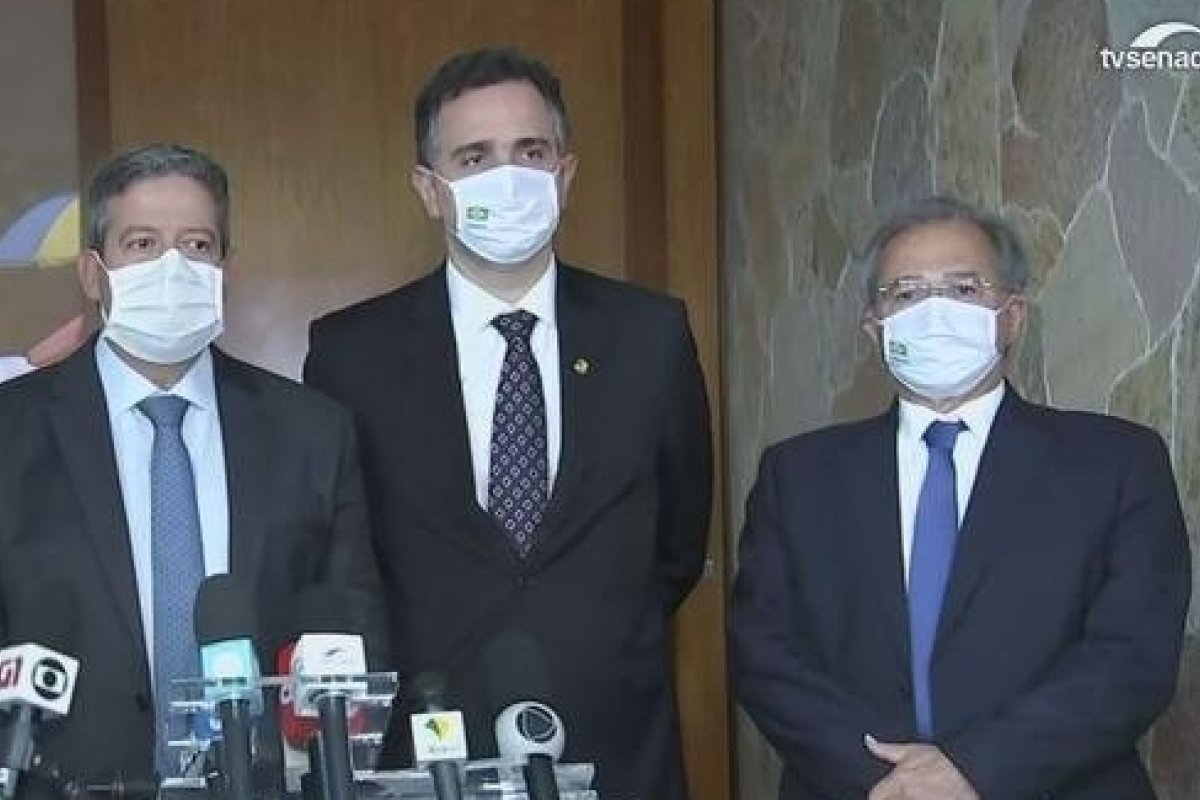 "Nossa democracia é forjada em firmeza de instituições", diz presidente da Câmara dos Deputados