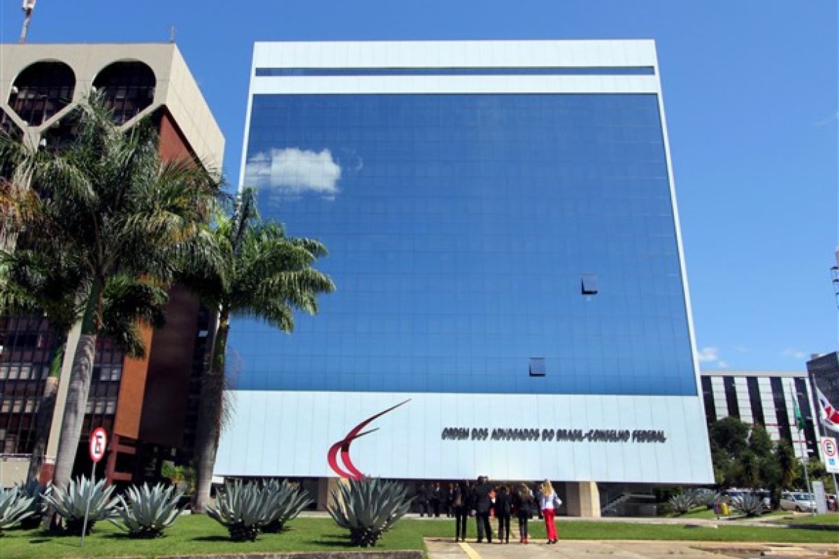 OAB diz que prisão de deputado por STF é questionável