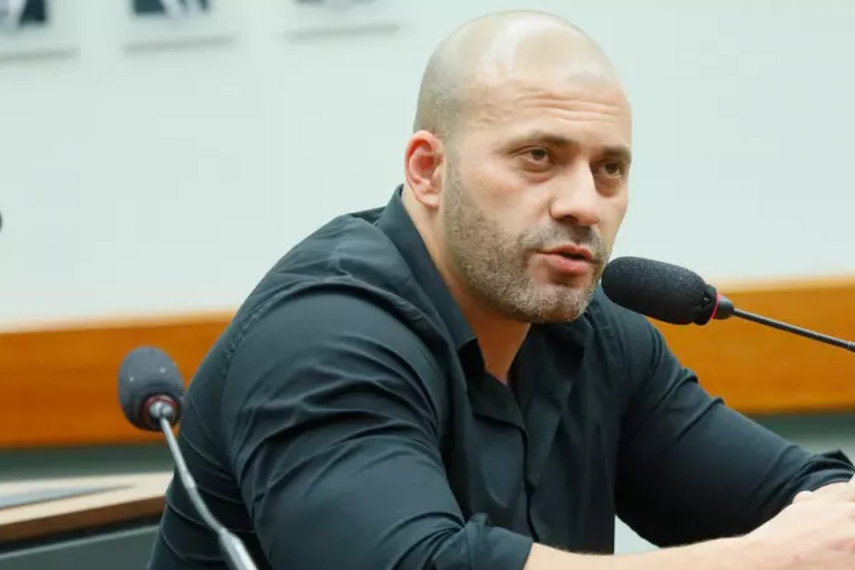 Maioria dos partidos indica que votará pela manutenção da prisão de Silveira