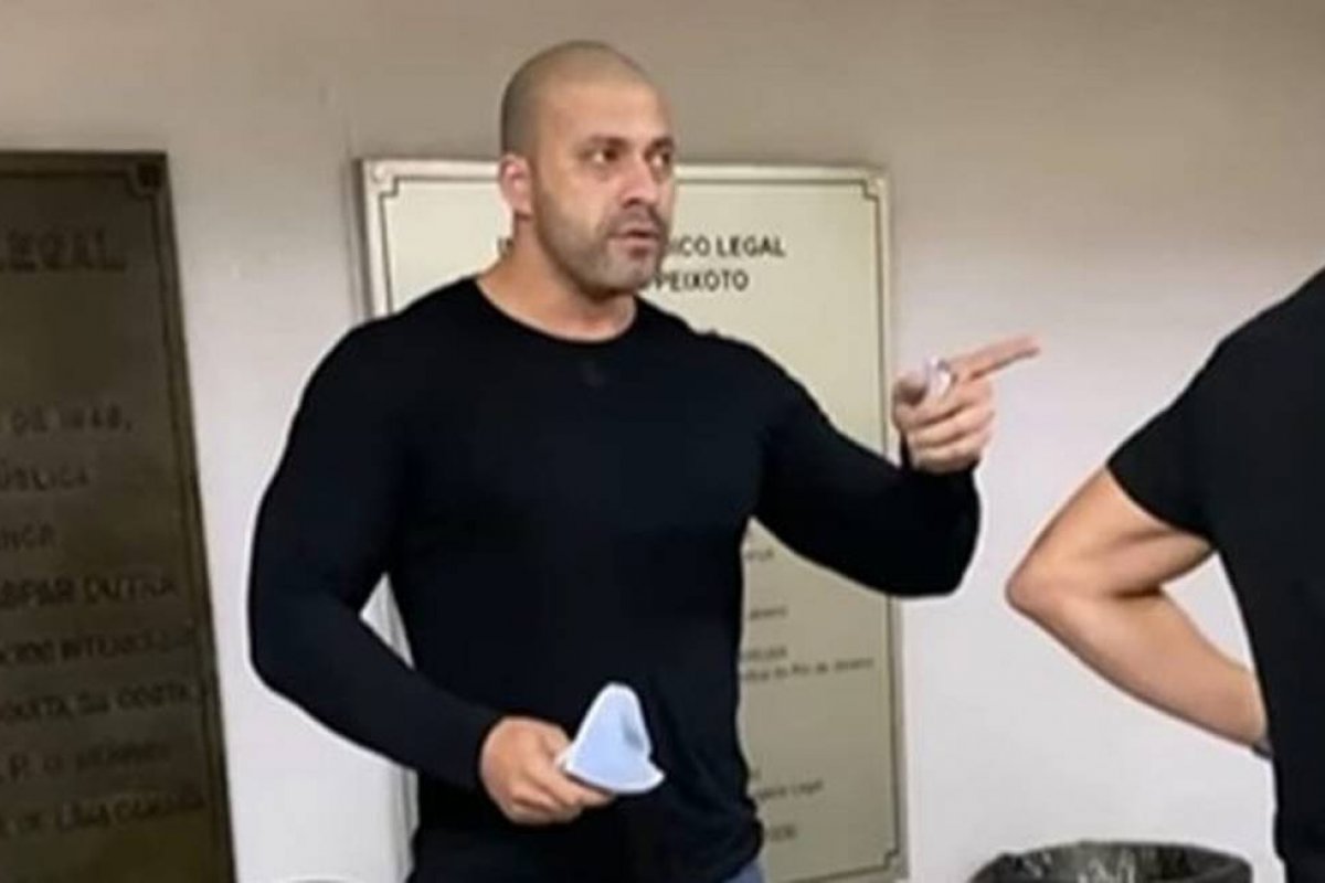 Câmara vota nesta sexta para decidir se mantém ou derruba prisão de Daniel Silveira