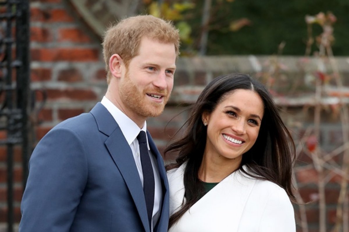 Harry e Meghan deixam de ser oficialmente membros ativos da família real britânica 