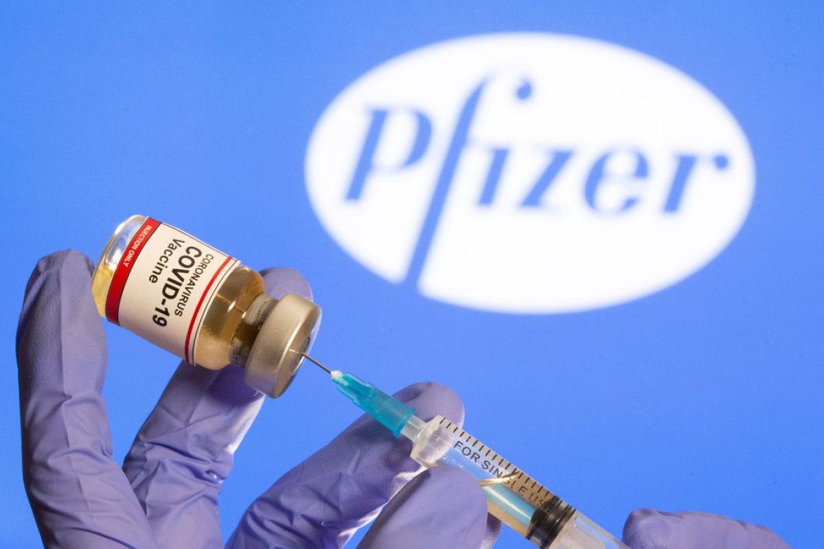 Estudo indica eficácia de 85% na 1ª dose da vacina da Pfizer 