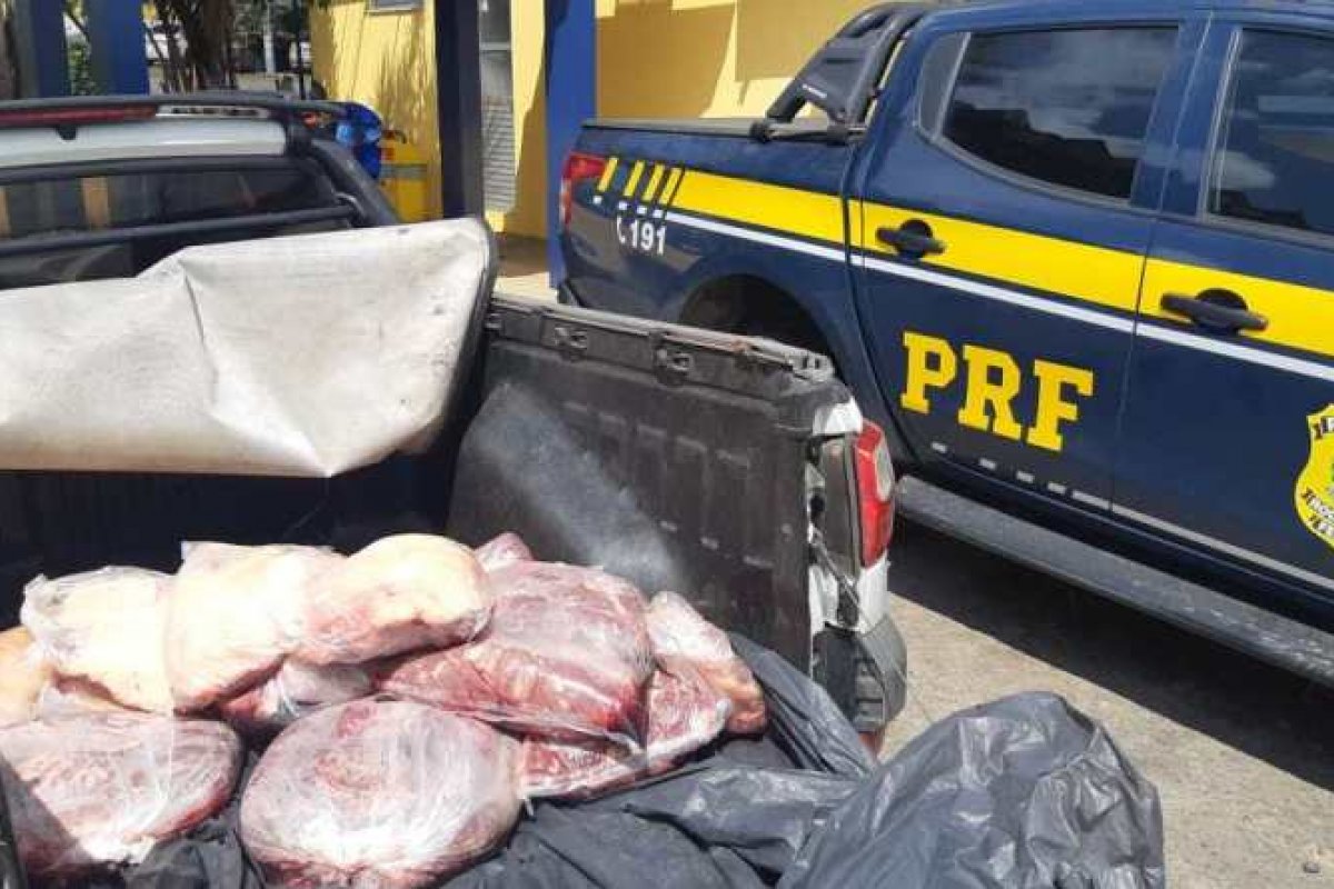 PRF apreende 150 quilos de carne bovina transportados irregularmente na BR 116