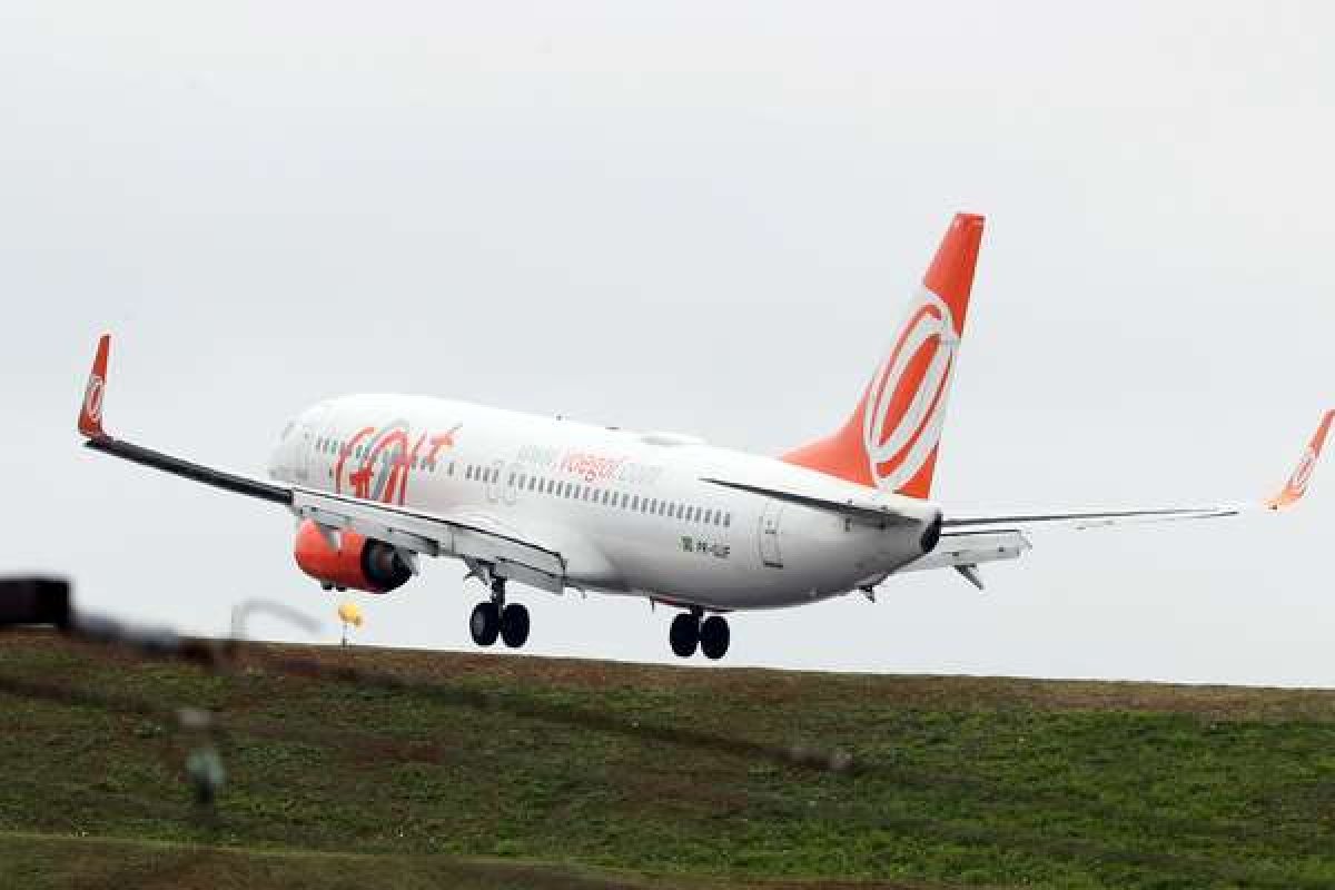 Avião com destino ao Rio de Janeiro retorna à capital baiana após falha