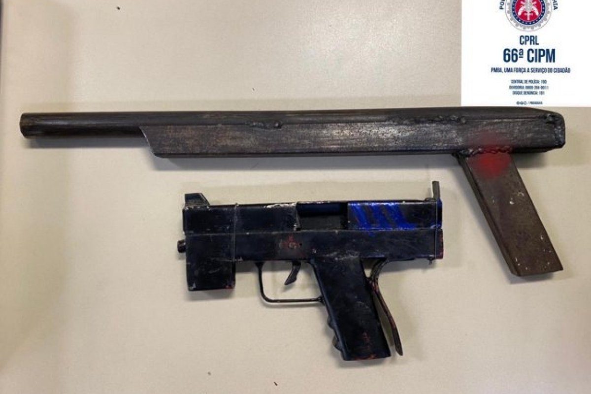 Polícia prende três homens com veículo roubado em Feira de Santana