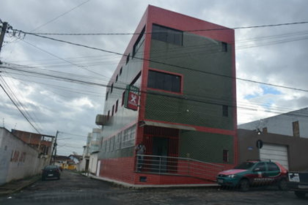 Homem é encontrado morto dentro de casa em Vitória da Conquista