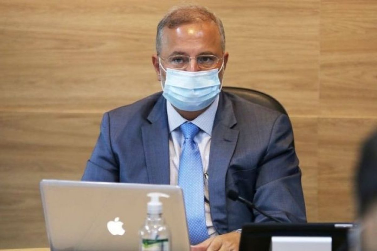 Internado por covid-19, Vilas-Boas apresenta melhora, porém, segue com uso de oxigênio