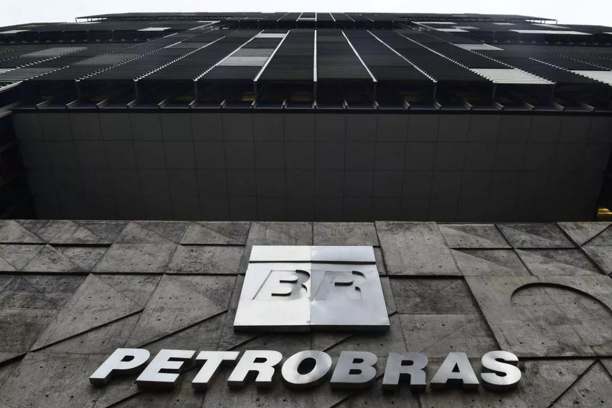 Banqueiros e gestores estimam que Petrobras terá prejuízo de R$ 100 bi com intervenção