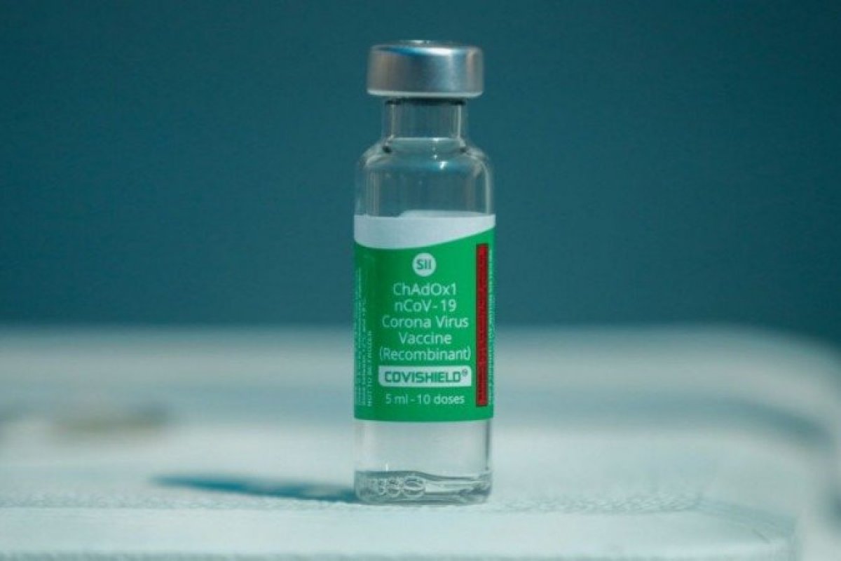 Carga com 2 milhões de doses de vacinas decola da Índia