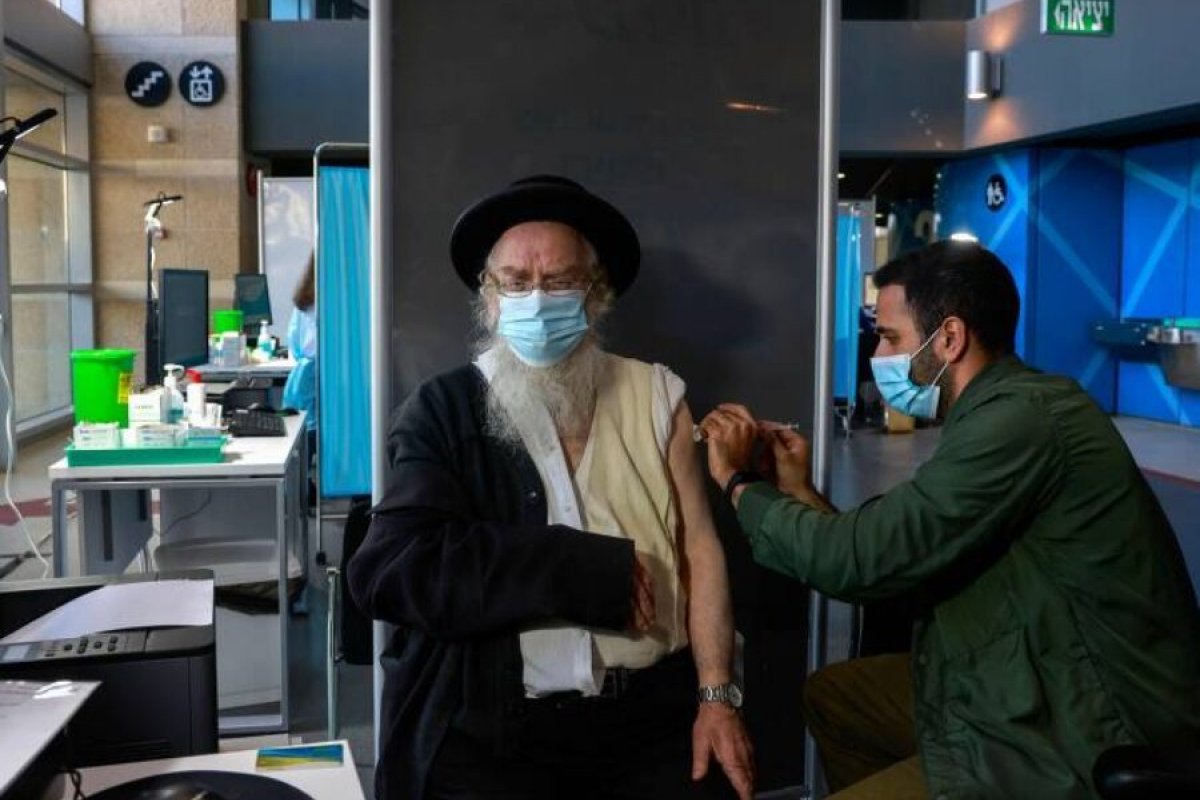 Israel adota sistema "crachá verde" para liberar acesso da população a áreas de lazer