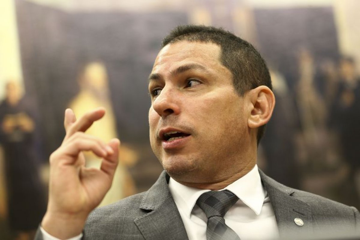 Vice-presidente da Câmara diz que bolsonarismo radical não se importa com a pauta do país