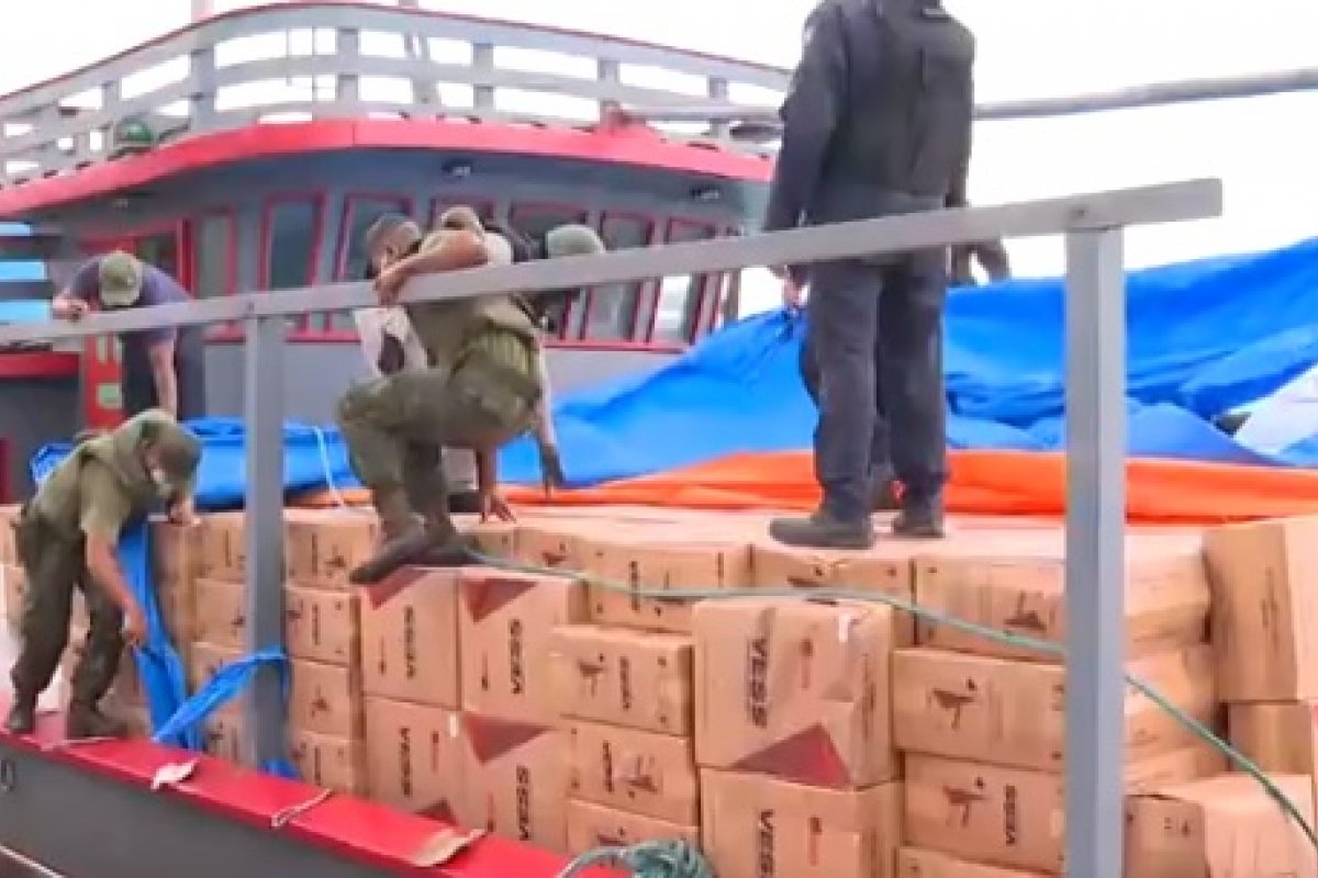 Seis homens são presos em flagrante por contrabando de cigarros