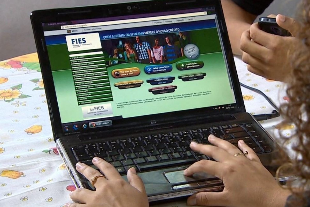 PL suspende pagamento de parcelas do Fies até junho de 2021