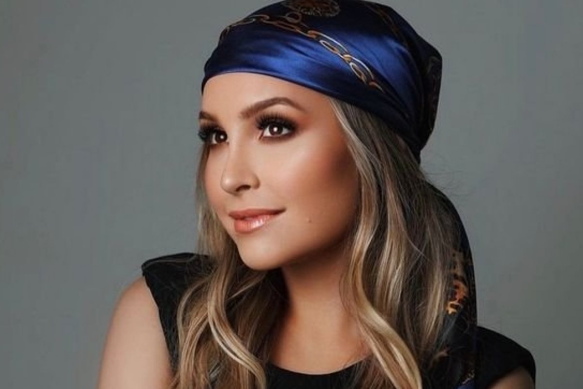 Lenços estampados: Tendência direto do BBB 21