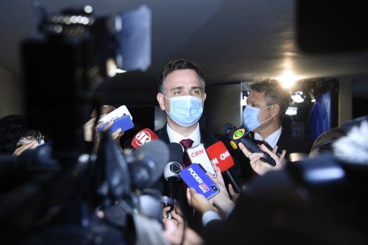 "Nós precisamos é da vacina em 2021, não podemos abrir mão desses laboratórios", diz Pacheco sobre Pfizer e Janssen