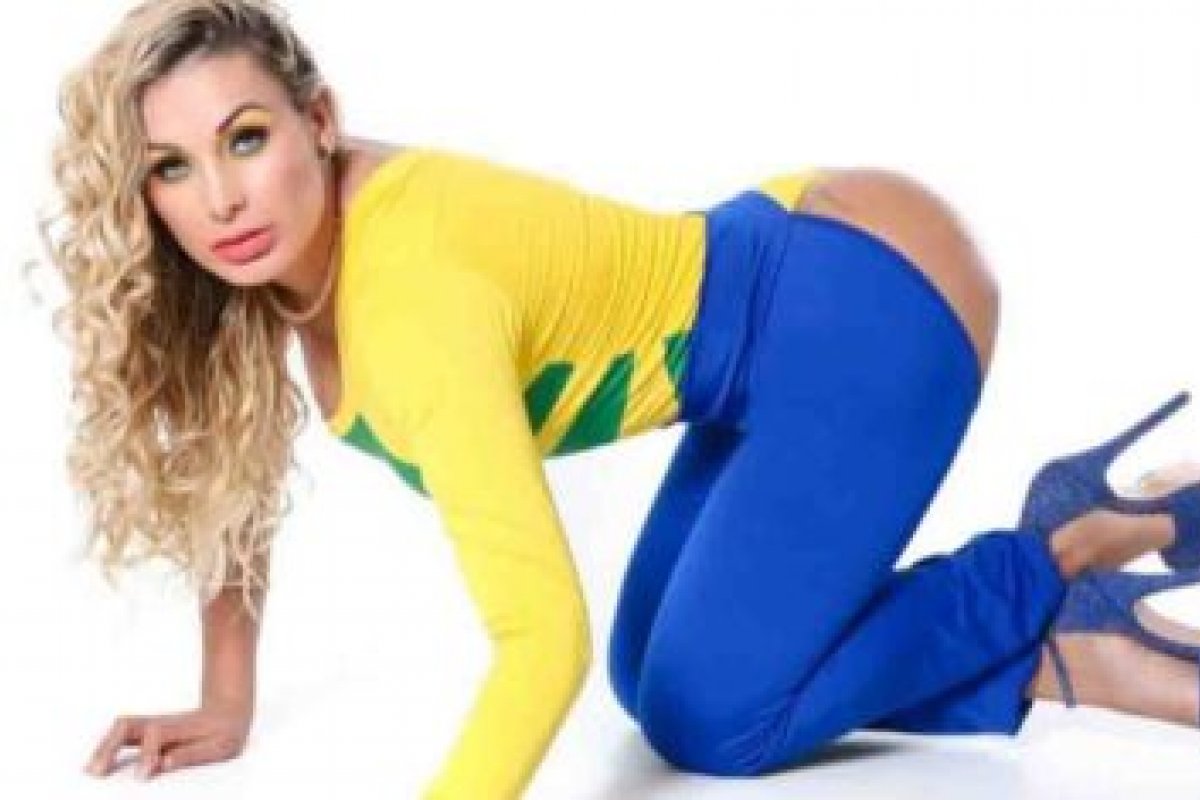 Babado forte: De bumbum de fora, Andressa Urach declara: ‘Ela voltou’