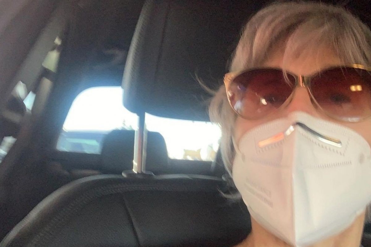 Aos 83 anos, Jane Fonda toma segunda dose da vacina contra Covid-19