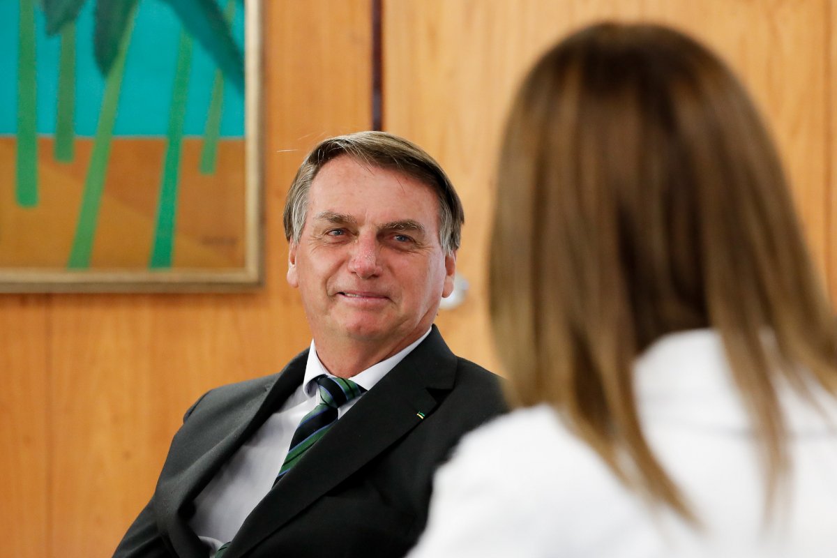 Diretora da Eletrobras pede para o governo explicar fala de Bolsonaro sobre interferir no setor