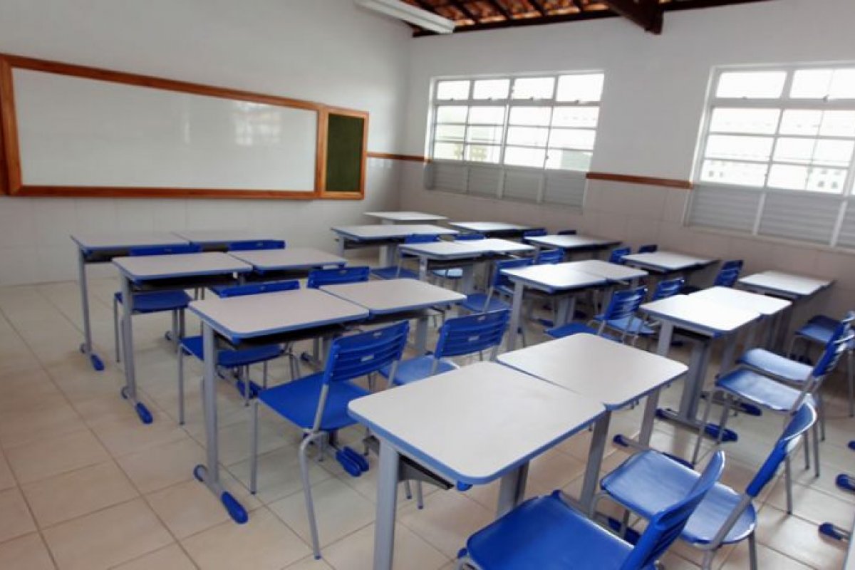Ano letivo terá 1500 horas a serem pagas
