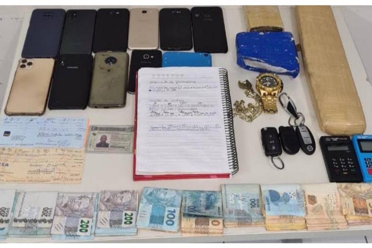 Homem é preso após ser rastreado com celular roubado no oeste da Bahia