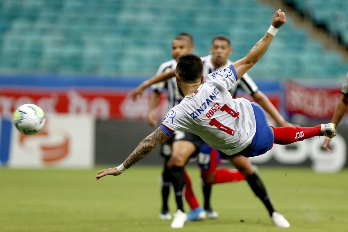 Vídeo: Na despedida do Brasileiro e de Gregore, Bahia vence com golaço de Rossi e vai para Sula