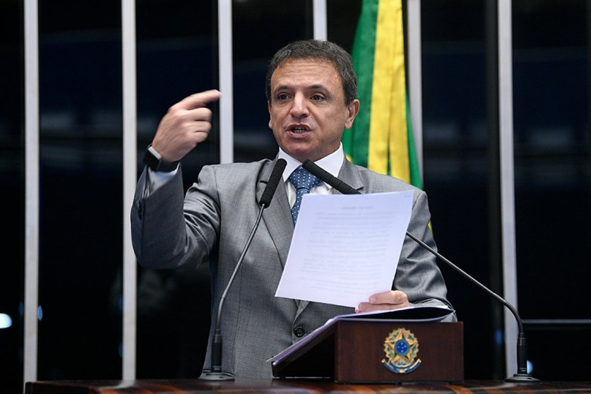 Márcio Bittar retira texto que previa fim de gastos mínimos na saúde e educação