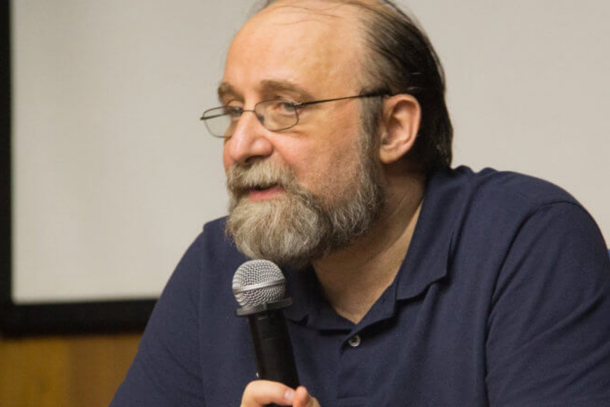 Miguel Nicolelis sugere que Brasil entre em bloqueio nacional de 21 dias para conter Covid-19