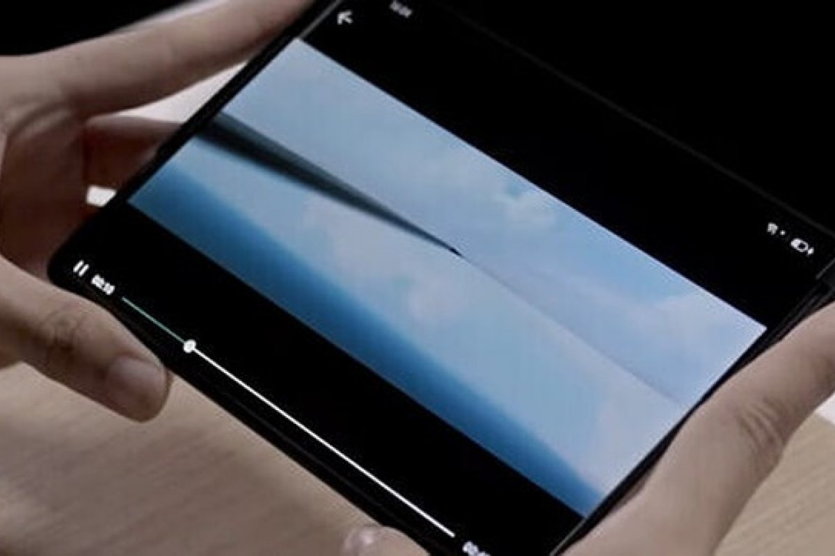 Oppo desenvolve carregador que repõe energia do celular à distância