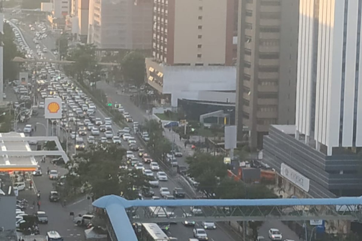 Boletim de trânsito: Saiba quais vias registram congestionamento nessa quarta-feira