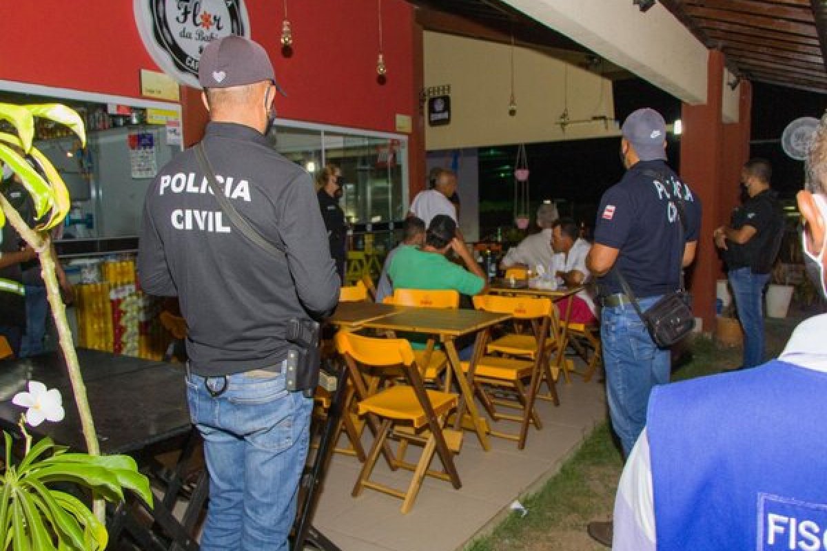 Mais 13 pessoas são autuadas por violar toque de recolher na Bahia