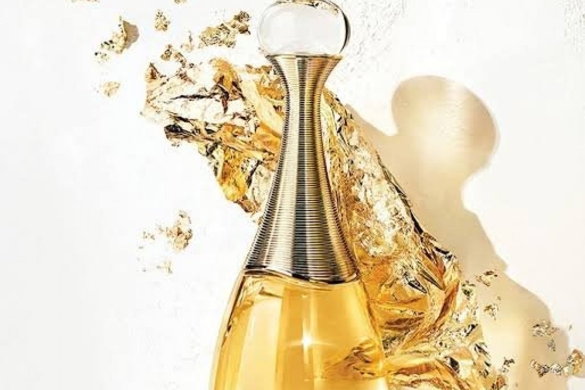 Uau! Documentário apresenta o savoir-faire dos perfumes Dior