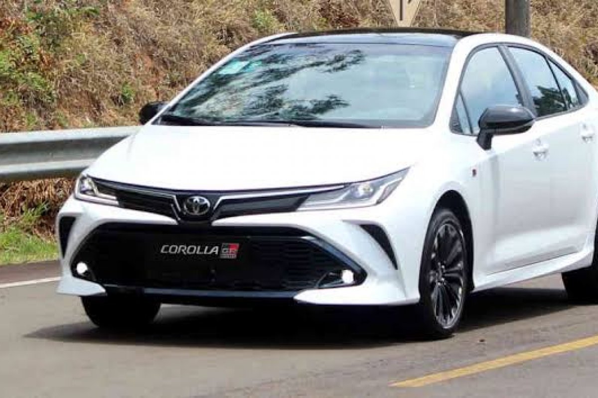 Toyota Corolla ganha versão de apelo esportivo por R$ 151,9 mil