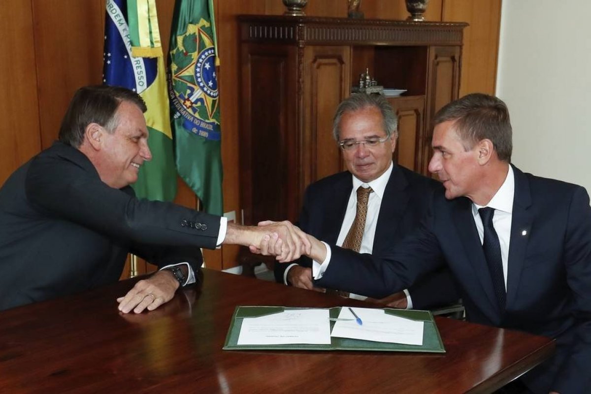 Presidente do Banco do Brasil coloca cargo à disposição de Bolsonaro