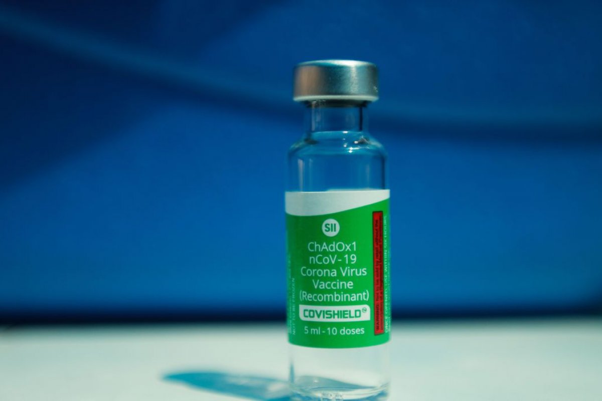 Covid-19: Fiocruz aguarda neste sábado insumo para 12 milhões de doses