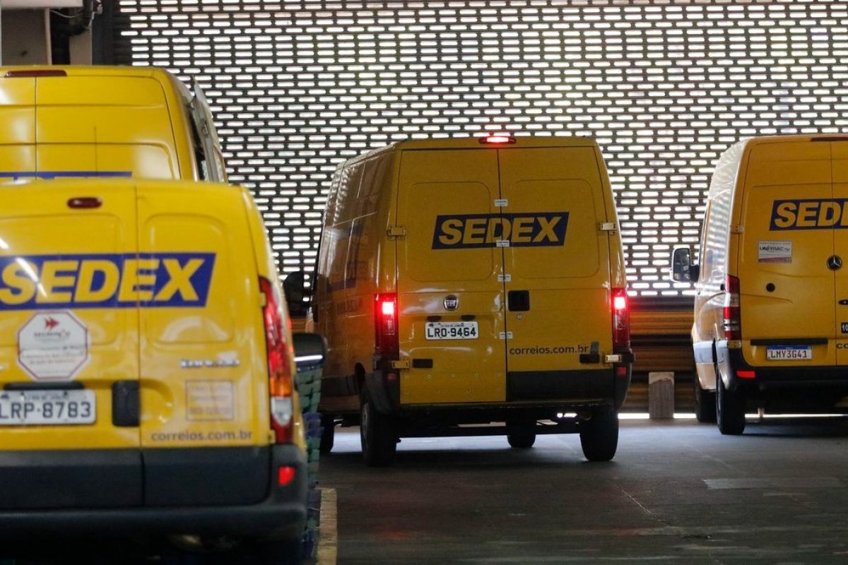 O longo caminho para privatizar os Correios