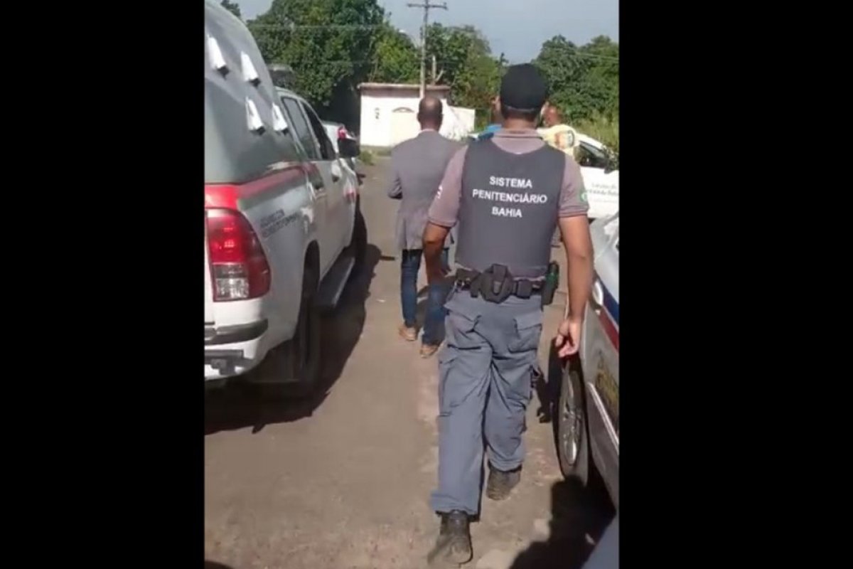 Advogado é preso após tentar entregar cocaína em presídio de Salvador