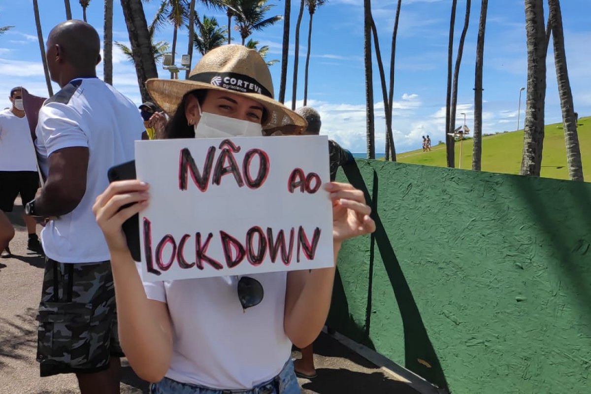 Vídeo: Em primeiro fim de semana com restrições, manifestantes fazem protestos para pedir fim do lockdown em Salvador