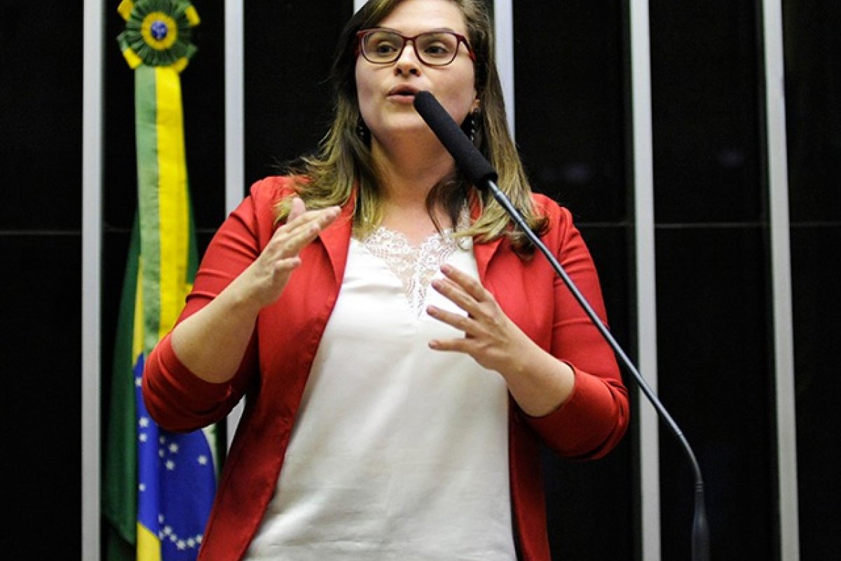 Lula quer Marília Arraes expulsa do PT, diz colunista