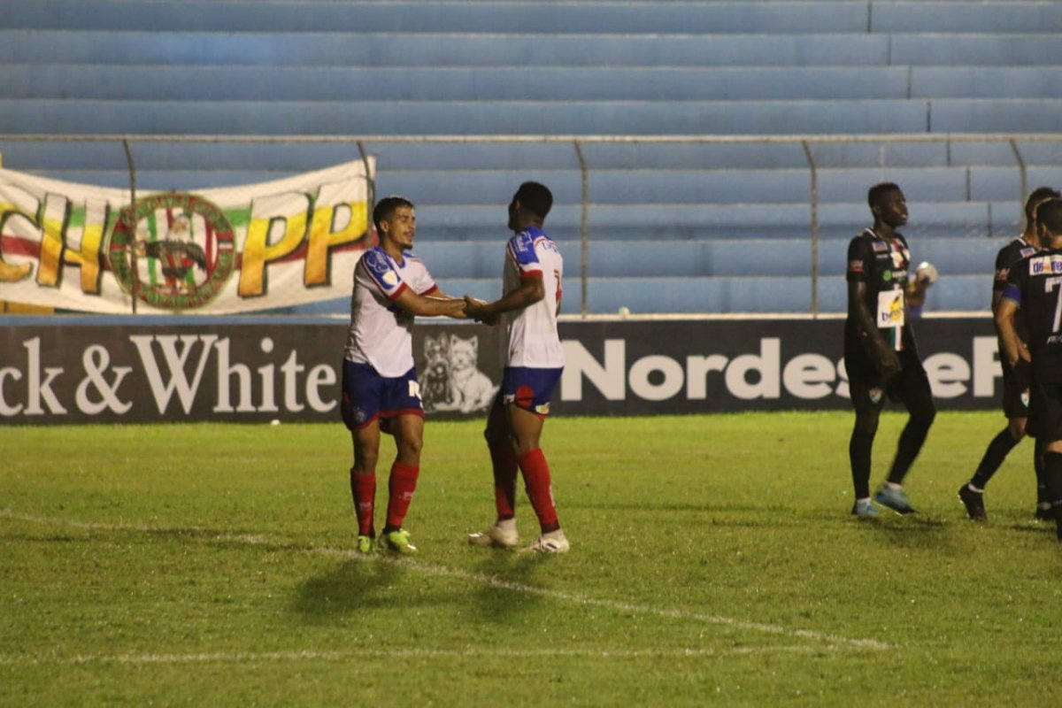Bahia vacila no fim, mas bate Salgueiro fora de casa na estreia do Nordestão