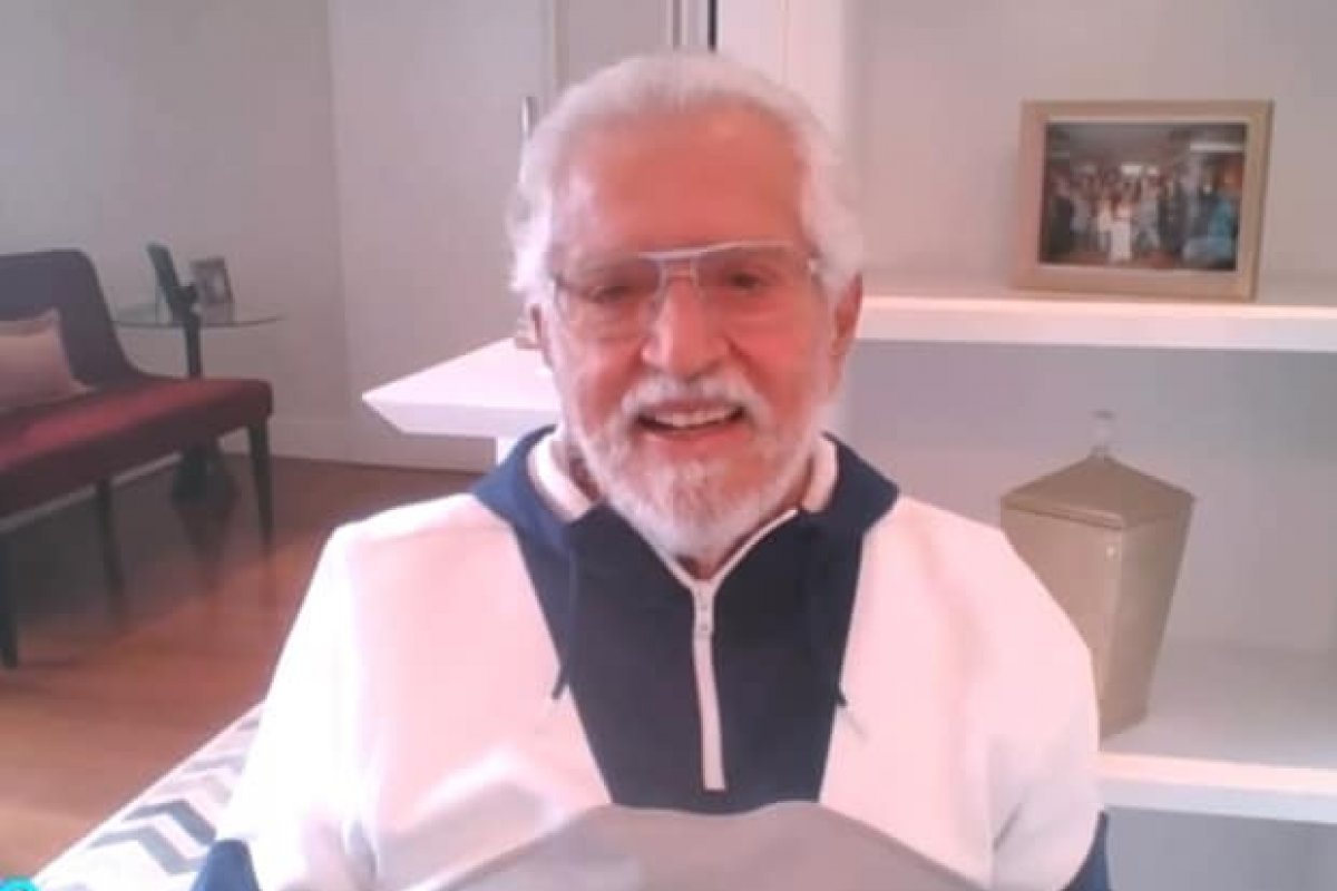 Viva! Carlos Alberto de Nóbrega está curado da Covid-19